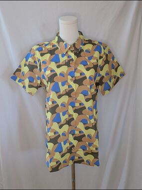 NEW Wildfang The Essential Short Sleeve Button Up Pop Art Print Size Medium